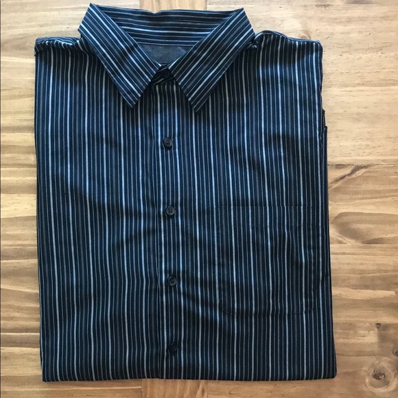 Navy blue VanHeusen stripped button down Sz. 2XLT - Picture 7 of 7